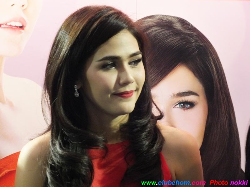 ชมพู่ อารยา ในงานPhilips ActiveCare Beauty Roadshow
