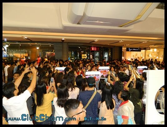 ชมพู่ อารยา ในงานPhilips ActiveCare Beauty Roadshow
