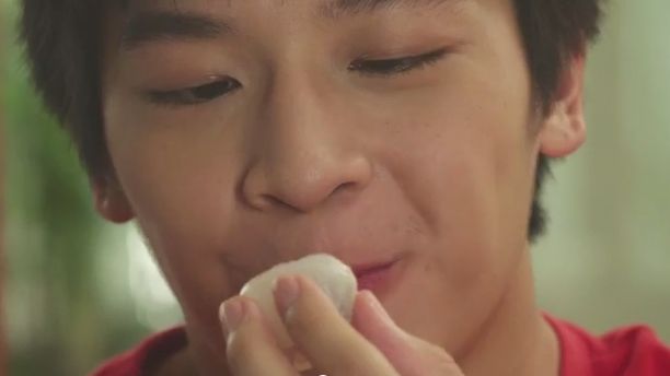 ท่ากินลิ้นจี่สุดเซ็กซี่ ฟินเว่อร์