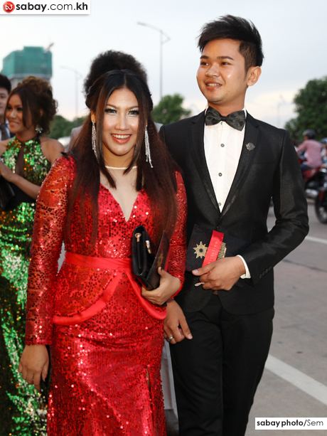ดาราเขมรกับคู่รักในงานรับแชมป์