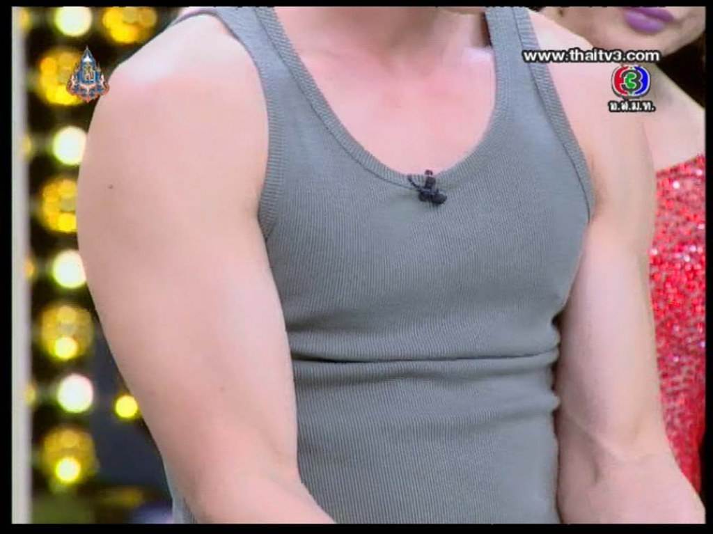 ไม่สมกับการตั้งใจรอดูเลย นึกว่าจะถอด ไหนว่า3แชบ ไม่สมกับชื่อเลย