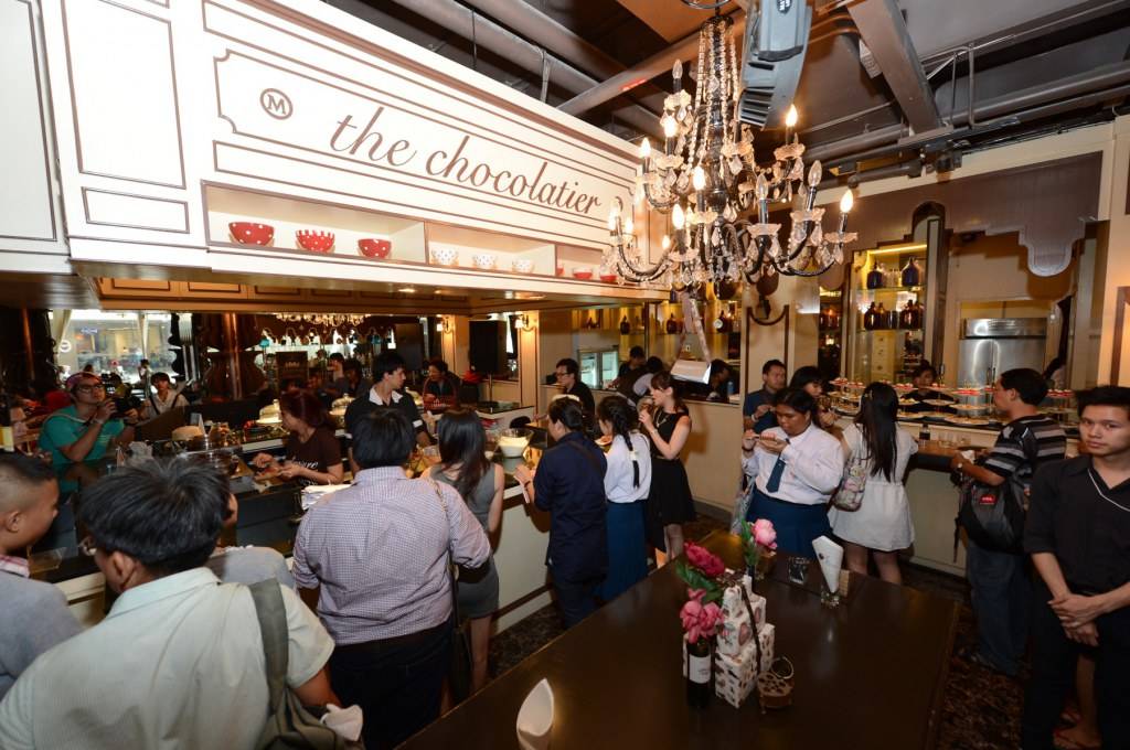 ปิดฉากอย่างสวยงาม Magnum Cafe เซเล็บแน่นร่วมประมูลสมบัติในร้าน