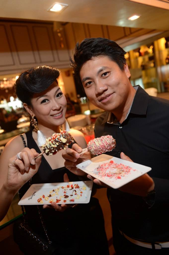 ปิดฉากอย่างสวยงาม Magnum Cafe เซเล็บแน่นร่วมประมูลสมบัติในร้าน