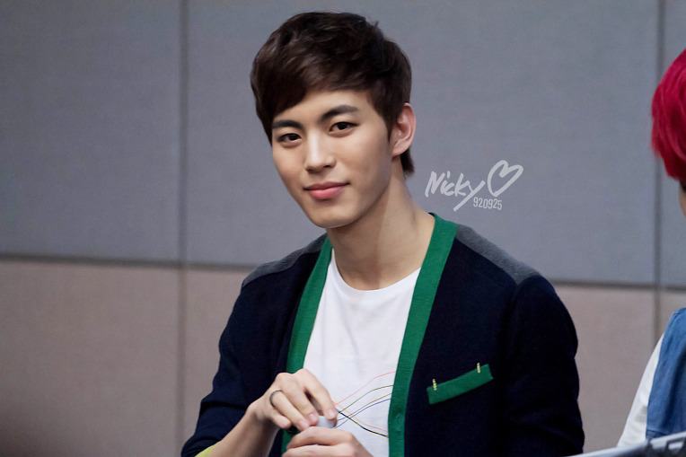 ผู้ชายคนนี้ที่ทำให้ฉันเพ้อถึงเธอ....ฮงบิน...VIXX