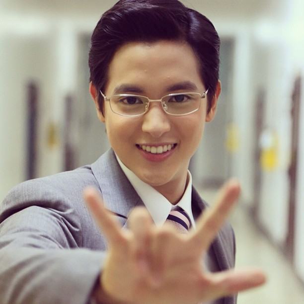 คุณชอบใครมากกว่ากันระหว่าง เจมส์ จิรายุ และ ณเดชน์