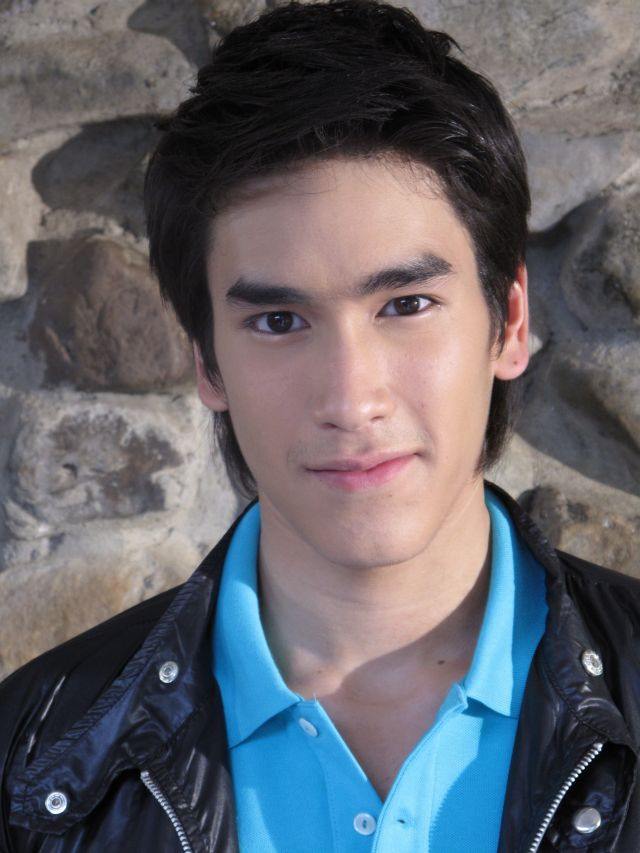 คุณชอบใครมากกว่ากันระหว่าง เจมส์ จิรายุ และ ณเดชน์