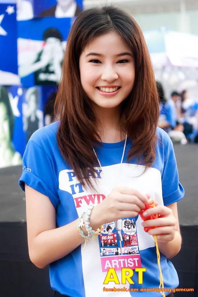 ฝน ศนันธฉัตร หรือ ดาว ฮอร์โมนส์ วัยว้าวุ่น