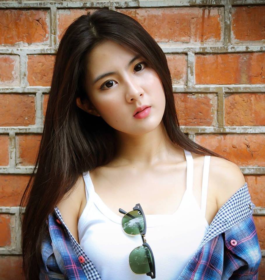 สาวน้อยหน้ามนจากเพลงน่ารักฝุดๆ