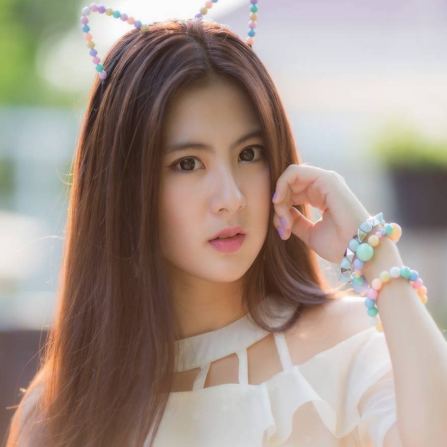 สาวน้อยหน้ามนจากเพลงน่ารักฝุดๆ