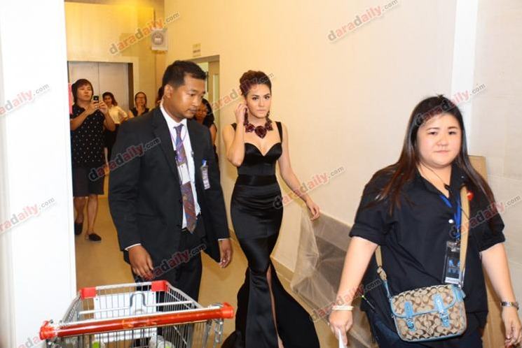 รูปเจนี่ ออกEVENT New York Fashion Week