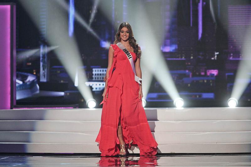 ชุดราตรียอดแย่บนเวที Miss Universe 2011 10 อันดับ