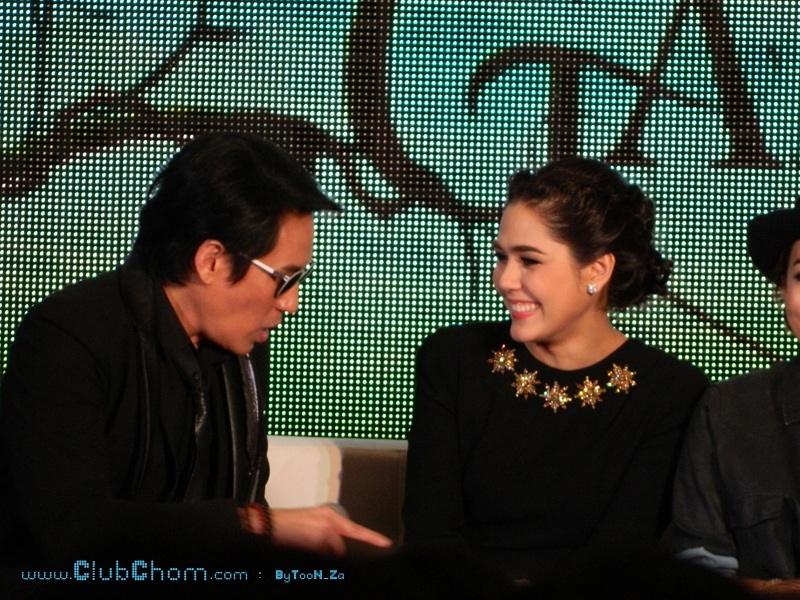 ชมพู่ อารยา @งานแถลงข่าวเปิดตัวคอนเสิร์ตขนนกกับดอกไม้
