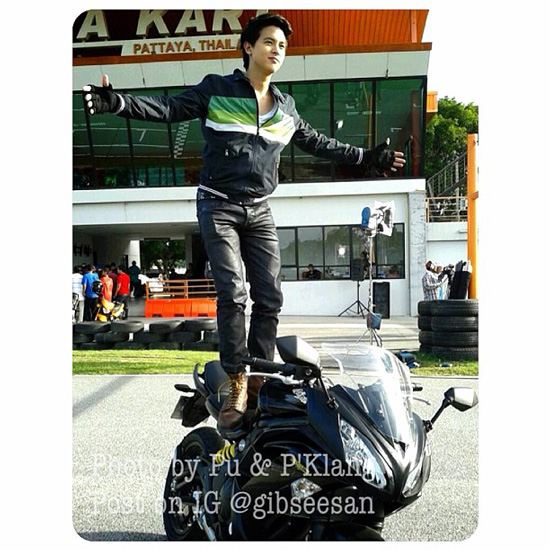 เจมส์ จิรายุ กับมาดนักซิ่งสุดเท่ ในกอง รักสุดฤทธิ์