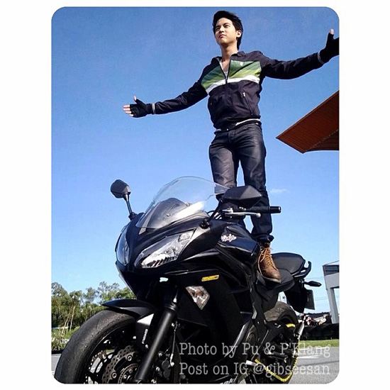 เจมส์ จิรายุ กับมาดนักซิ่งสุดเท่ ในกอง รักสุดฤทธิ์