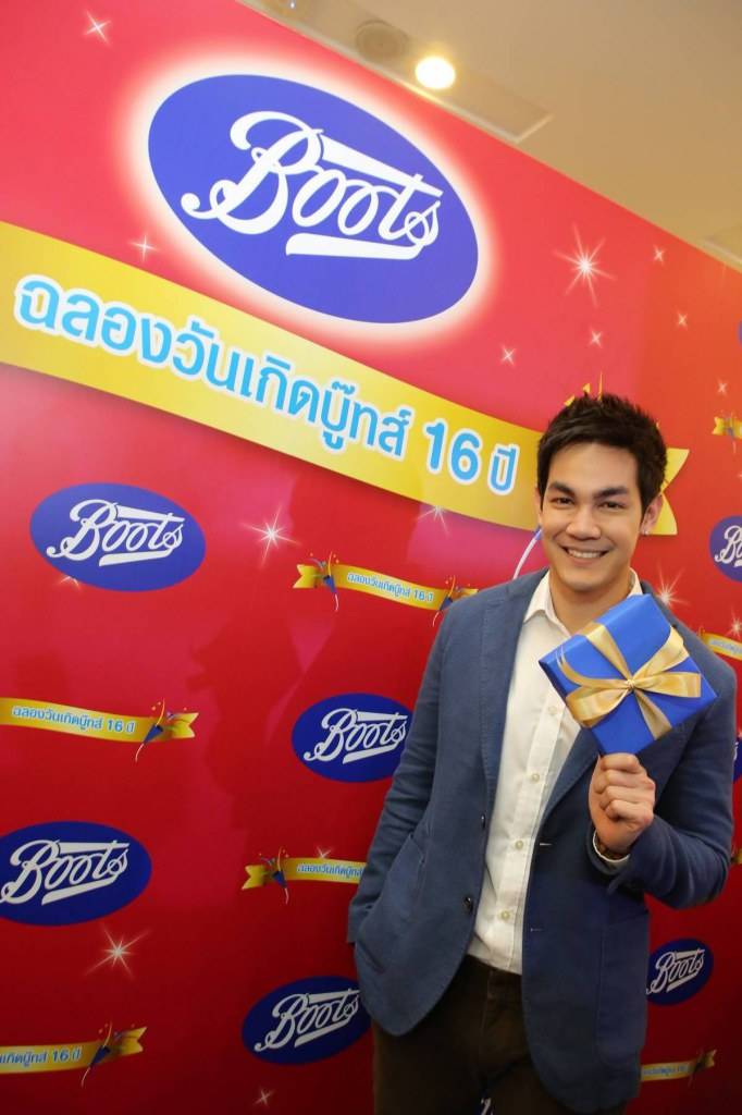 ดาราฉลองวันเกิดบู๊ทส์ครบ 16 ปีในไทย