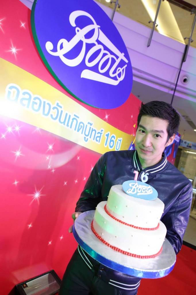 ดาราฉลองวันเกิดบู๊ทส์ครบ 16 ปีในไทย