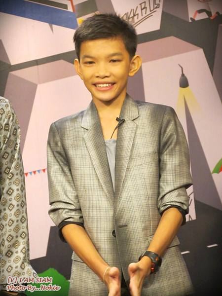 หนุ่มน้อยหล่อเท่ห์ เสียงดี ต๊ะ THE VOICE