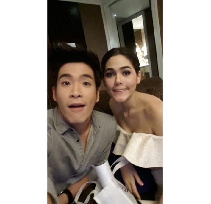 ชมพู่ อารยา ในกองถ่ายละครทรายสีเพลิง