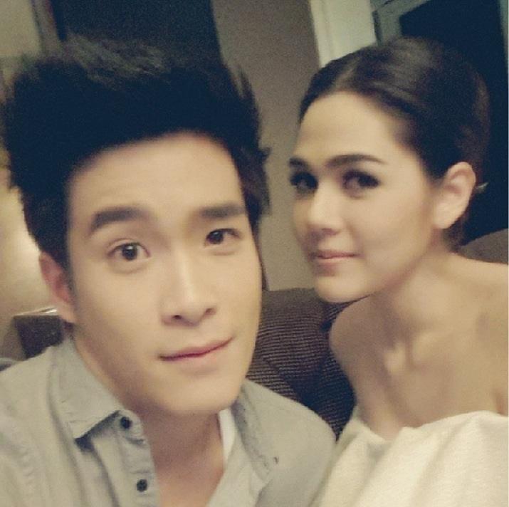 ชมพู่ อารยา ในกองถ่ายละครทรายสีเพลิง