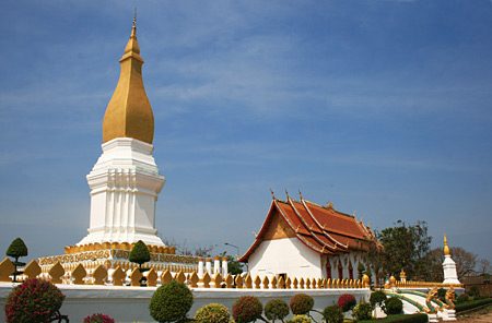 พระธาตุศรีโครตบองเมืองท่าแขก