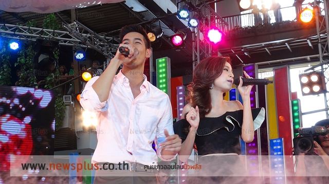 ขวัญ - เวียร์  ใน "7 สีคอนเสิร์ต Weir for Fan"