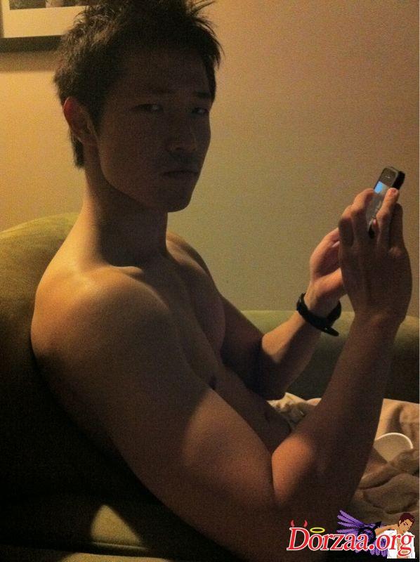 หนุ่มๆกับโทรศัพท์
