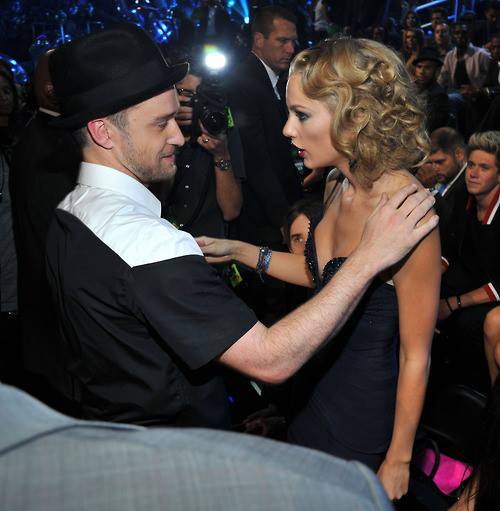 Taylor Swift รับรางวัล Female Video Of The Year ในงาน VMA [Video Music Awards 2013]