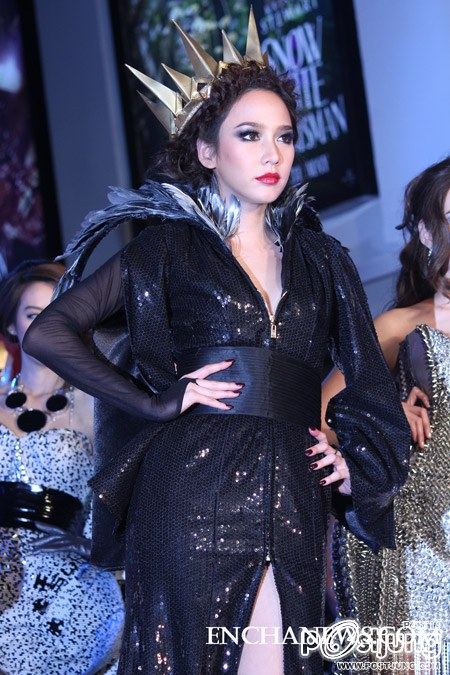 อยากให้ อั้ม เล่น บท ราชินี ใน สโนว์ไวท์ จัง เหมือนที่ Anglina jolie เล่น บท แม่มดร้าย Maleficent