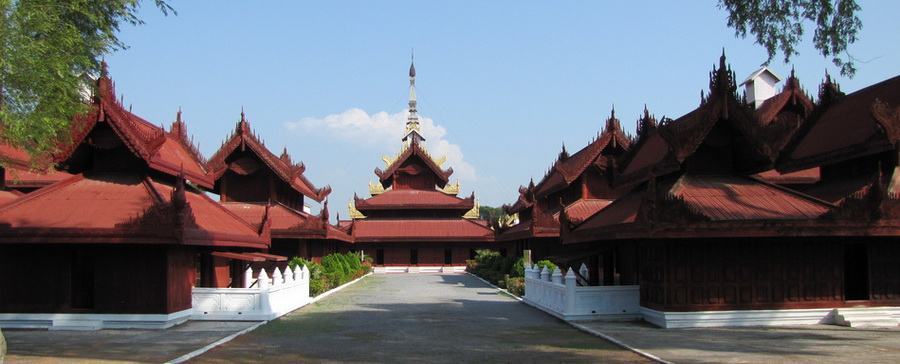 "พระราชวังมัณฑะเลย์" ก่อสร้างด้วยไม้สักที่สวยงามที่สุดแห่งหนึ่งของเอเชีย