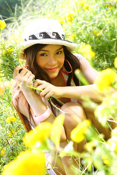 สาวน้อย อารมณ์ดี