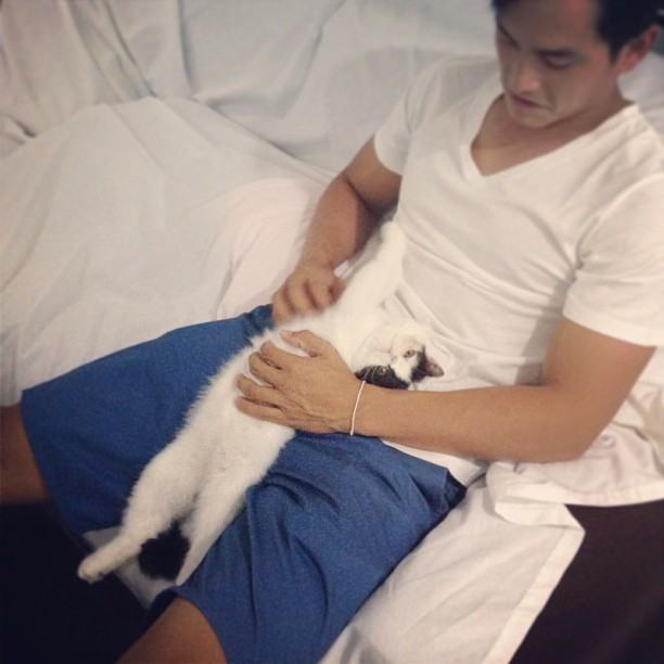 แอฟ สงกรานต์ กับลูกชายสุดซน แมวน้อยคอมพิวเตอร์