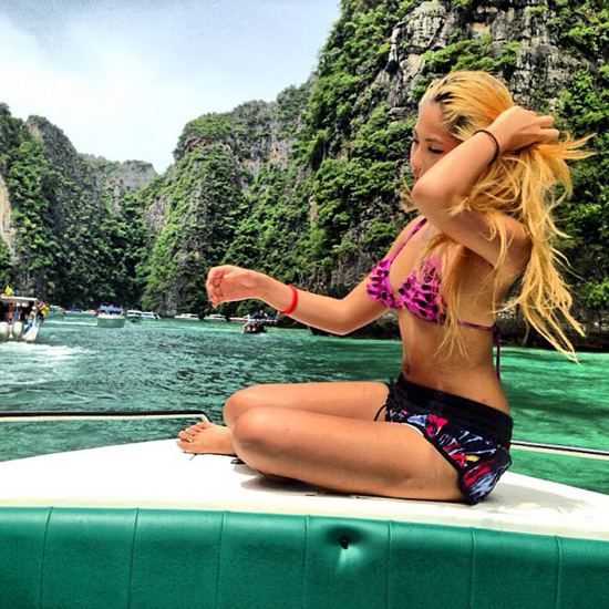 หวาย ปัญญริสา เมินคนวิจารณ์ ภาพใส่ชุดว่ายน้ำโหนต้นไม้