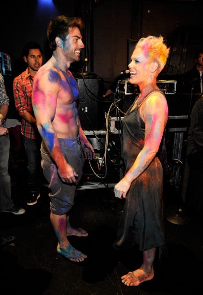 Colt Prattes ผู้ชายในมิวสิควิดีโอเพลง Try ของ P!nk