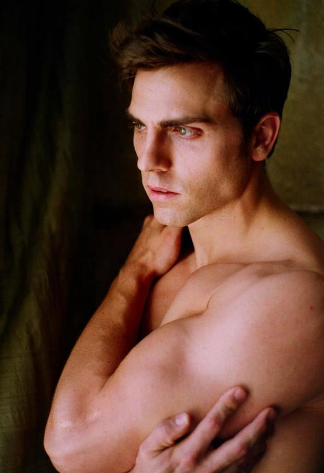 Colt Prattes ผู้ชายในมิวสิควิดีโอเพลง Try ของ P!nk