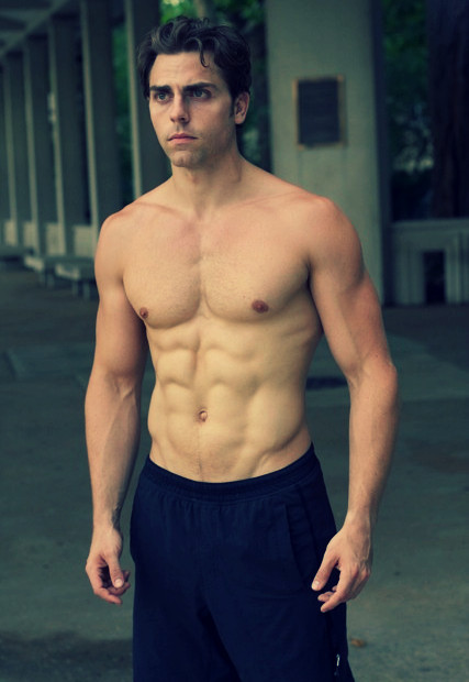 Colt Prattes ผู้ชายในมิวสิควิดีโอเพลง Try ของ P!nk