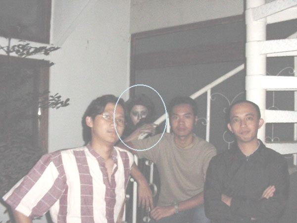 ขวัญผวา!!! ถ่ายรูปติดวิญญาณ หลอนสุดๆ ใจไม่ถึงห้ามดู (เป้นความเชื่อส่วนบุคคล)
