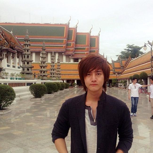 ใครเป็นใคร สวยหล่อ
