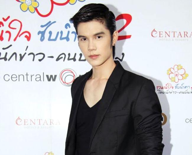 ใครเป็นใคร สวยหล่อ