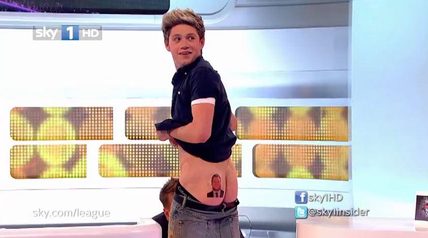 Niall Horan แห่งวง One Direction โชว์ก้นออกทีวี