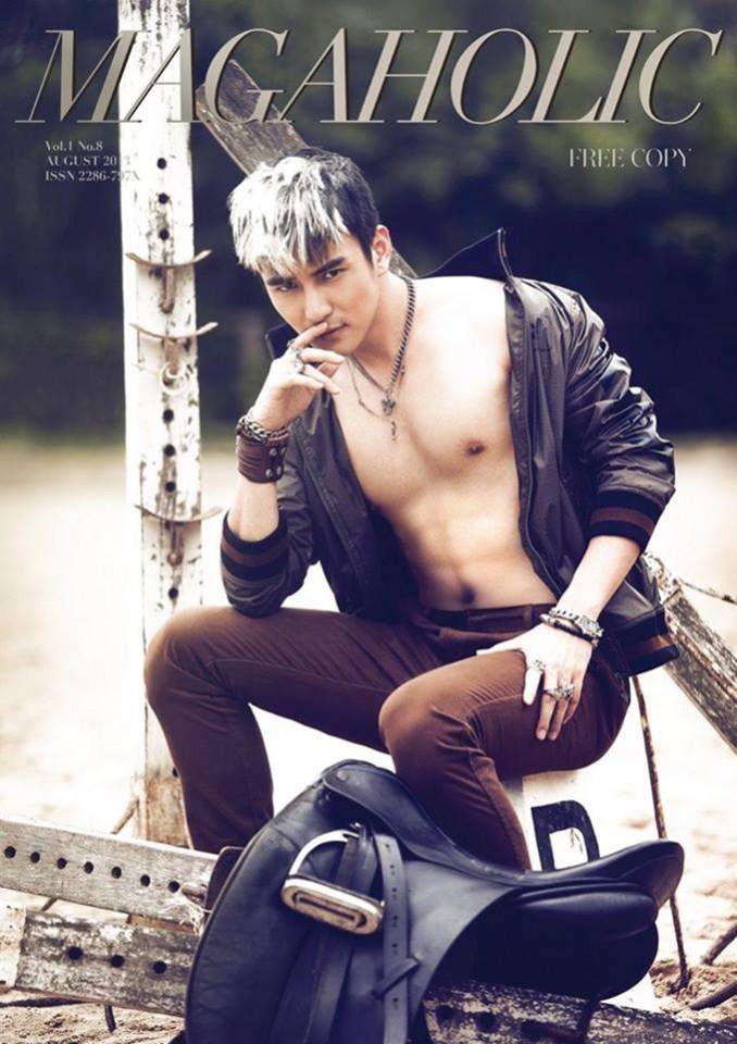 ธันวา สุริยจักร @ Magaholic vol.1 no.8 August 2013