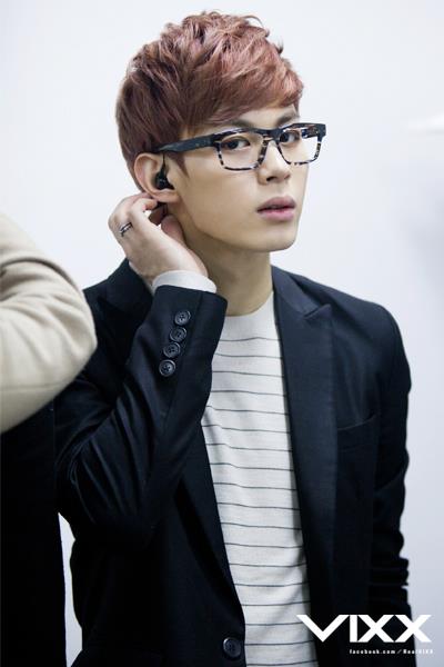 VIXX...วิกซ์..จะทำให้ฉันเป็นบ้าเพราะคลั่งเธอ