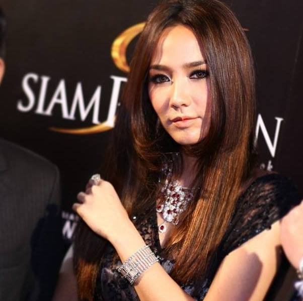 สาวอั้ม สวยไม่สร่าง!