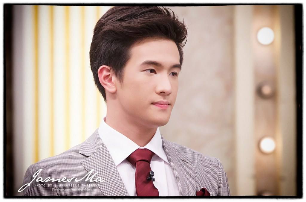 กรี๊ดดดดด !!!! เจมส์ มาร์ ขาวใส สูงใหญ่ หล่อล่ำ เนื้อแน่น เต็มกระป๋อง