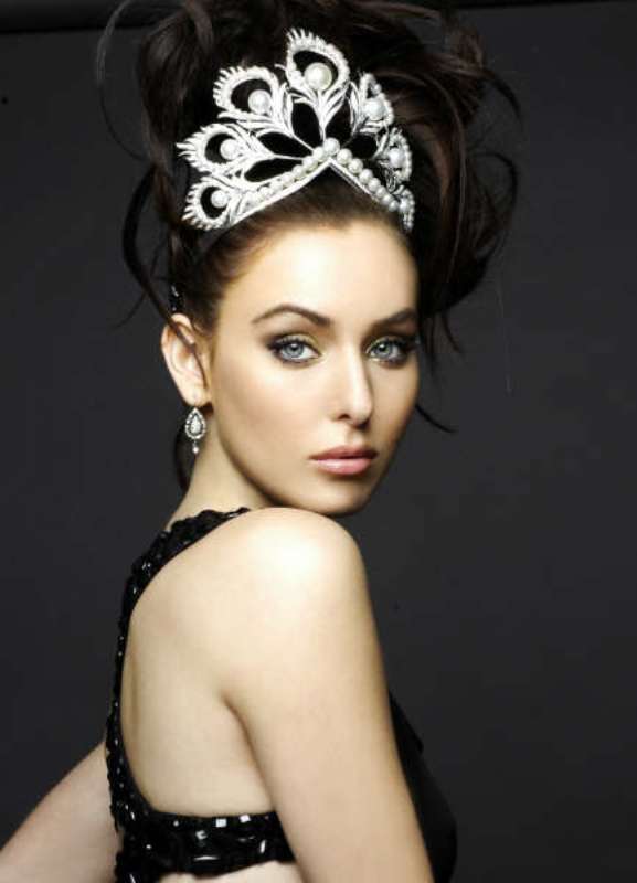 MISS  UNIVERSE 2013  ?