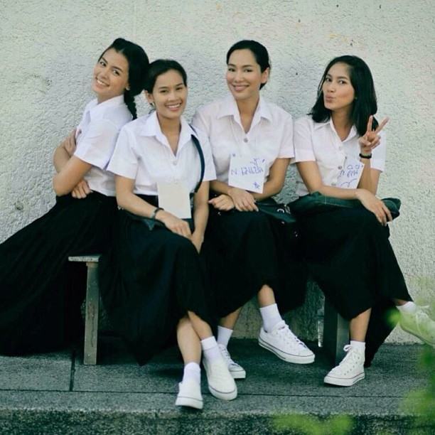 เบนซ์-วิกกี้-จอย ย้อนวัยสวมชุดนักศึกษา ในก๊วนคานทองกับแก๊งพ่อปลาไหล