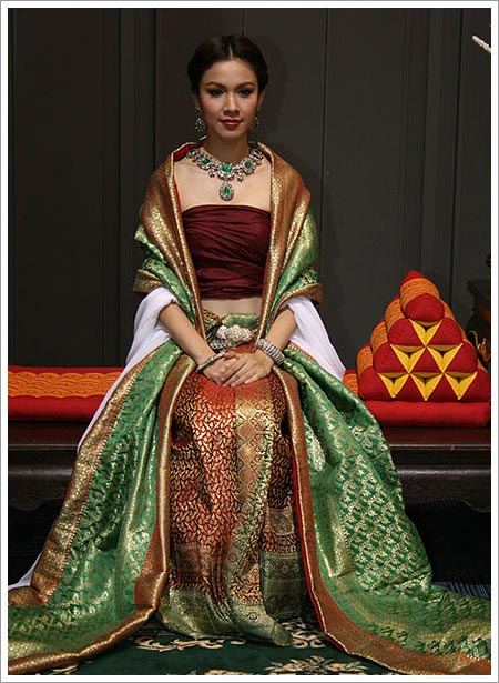 กบ สุวนันท์ นางเอก ที่ มี รางวัล เยอะมากที่สุด ฝีมือ การ แสดง ของเธอ ได้ใจคนไทย ทั้งประเทศ ไปเลย