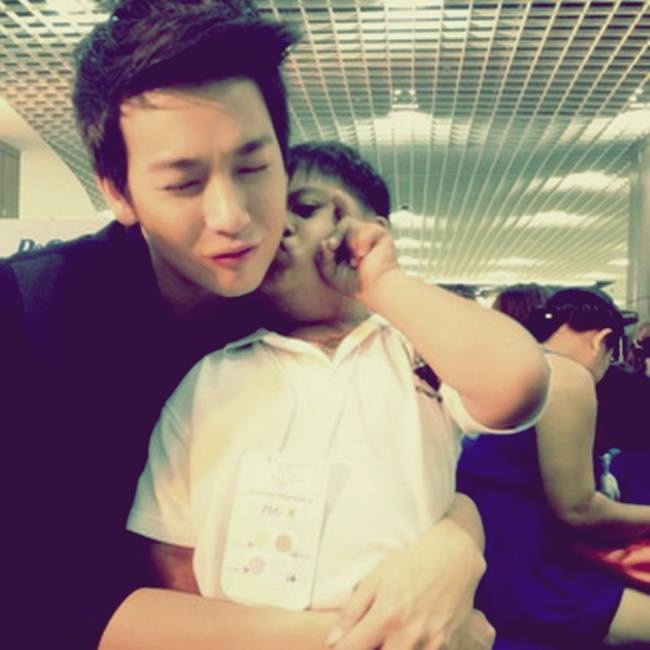 ว้าาว..หล่อใสเด้ง ดีเจพุฒ