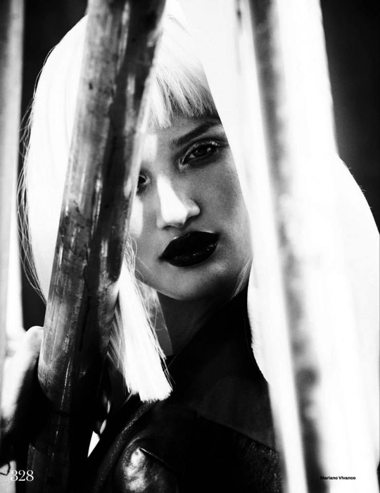 Rosie Huntington-Whiteley @ Elle UK October 2013