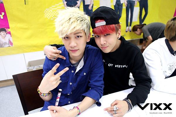 VIXX....นั่งเฝ้ารอวันที่เธอจะมาหาฉ้านนนนน..