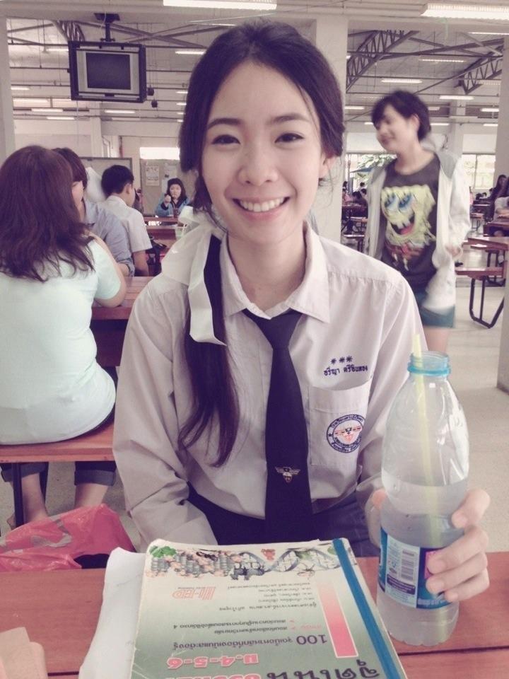น้องป๋อมแป๋ม เด็กแม่ฟ้าหลวง เห็นว่าน่ารักดีเลยเอามาให้ดู...